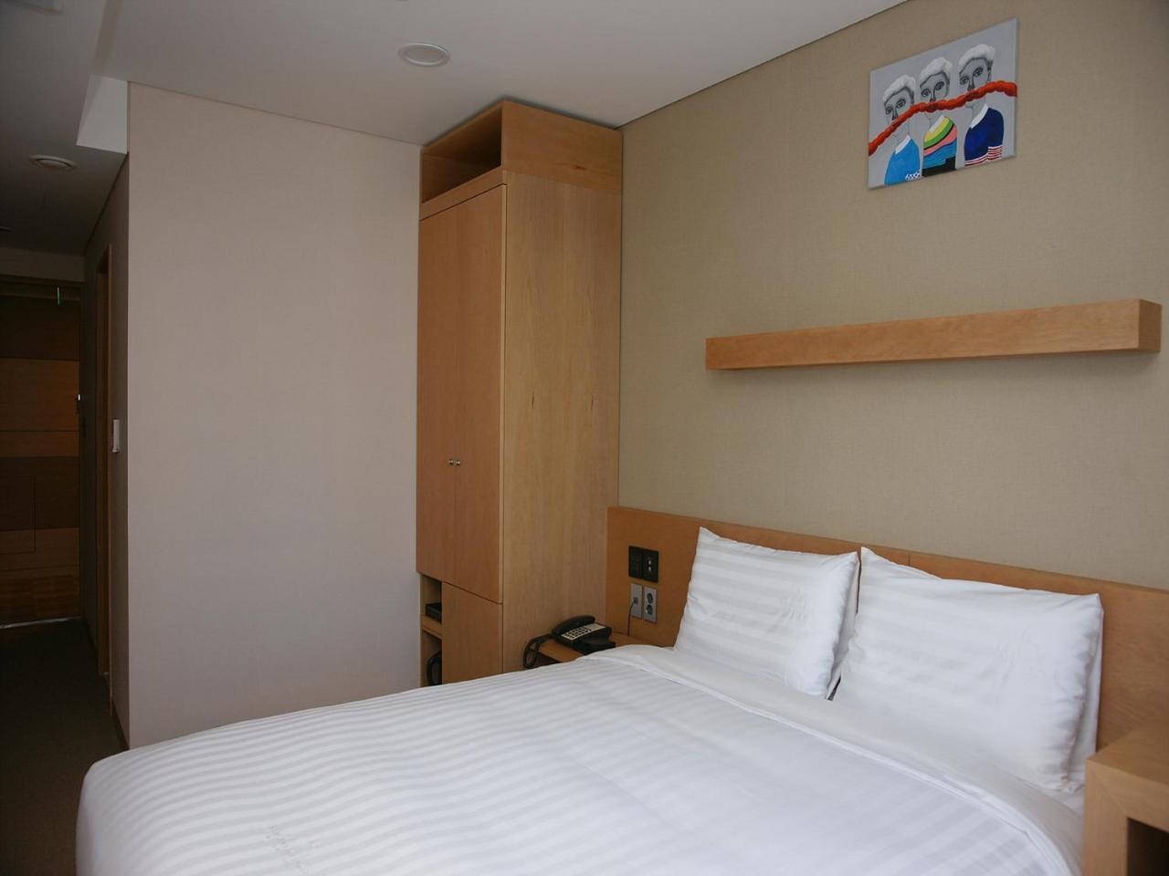 Floral Hotel Namsan City Seoul Myeongdong Room photo